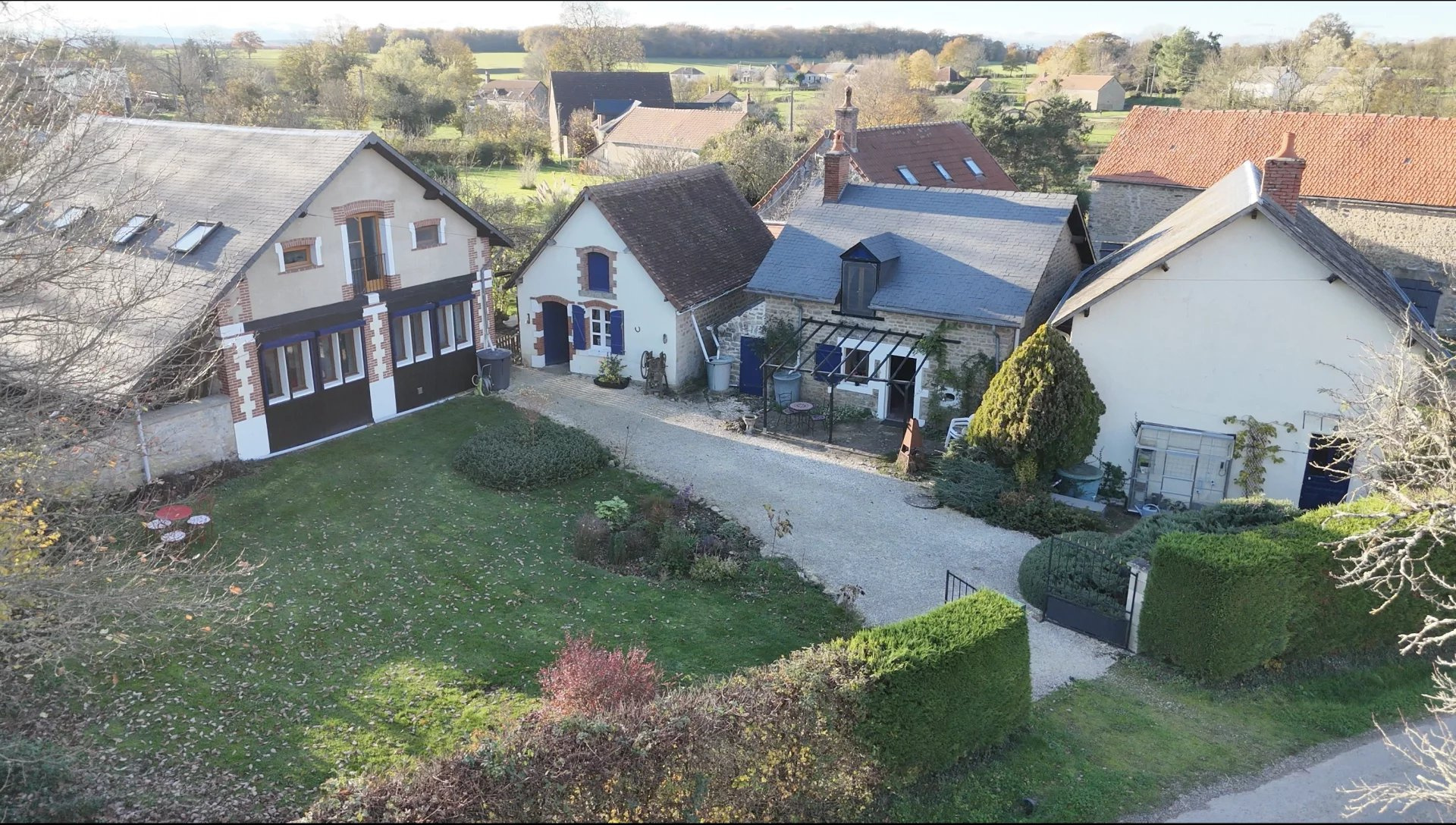 Maison spacieuse et lumineuse avec gîte et dépendances