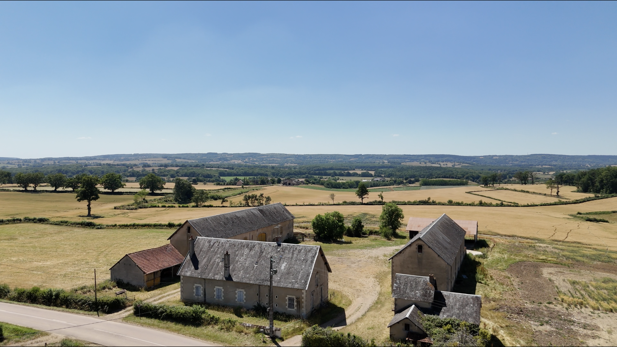 Corps de ferme à rénover sur 3 hectares